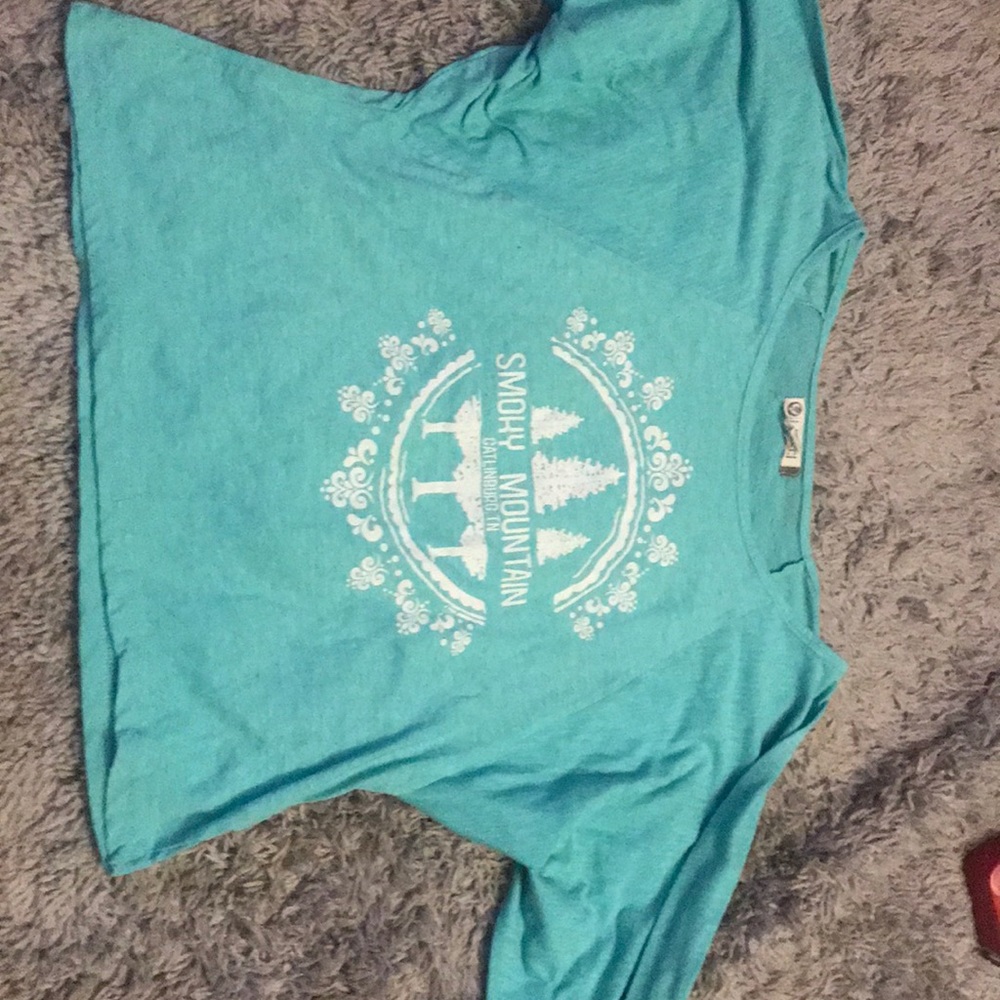 gatlinburg tn cropped long sleeve t-shirt